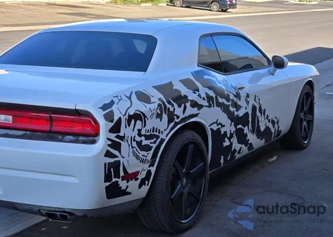 2014 Dodge Challenger Sxt z USA, uszkodzony, nr VIN 2C3CDYAG9EH110774